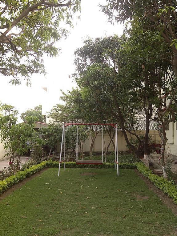 Amraai Homestay Ришикеш Экстерьер фото